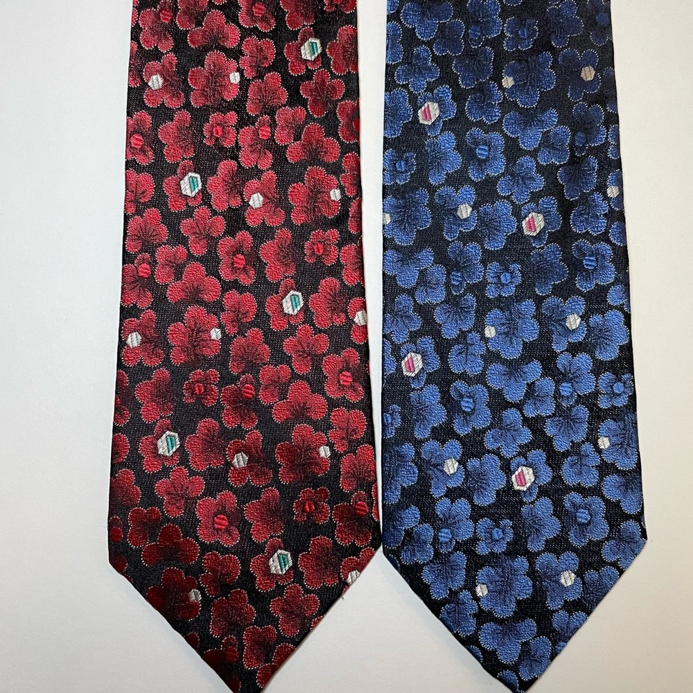 Vintage FENDI Silk Neckties Ties Lot Of 4 Blue Paisley Red Gray Black - Picture 4 of 7